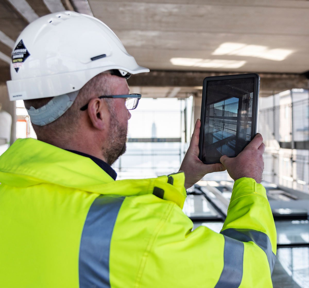 Man recording virtual inspection